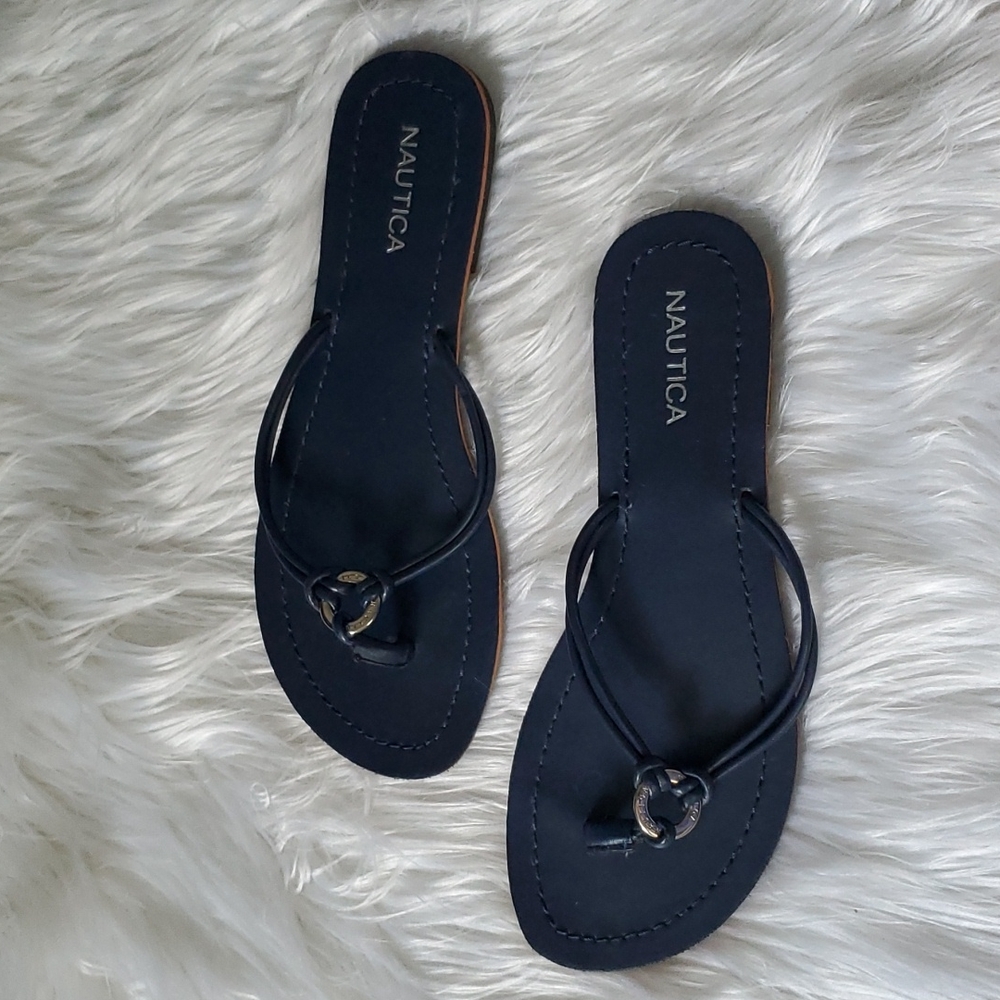 Super cute gently worn Nautica flip flops!